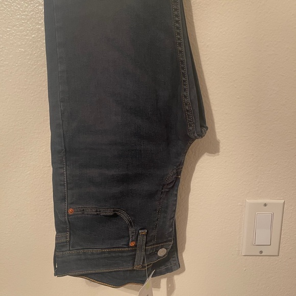 New Levi’s size 29x32 - Picture 7 of 8